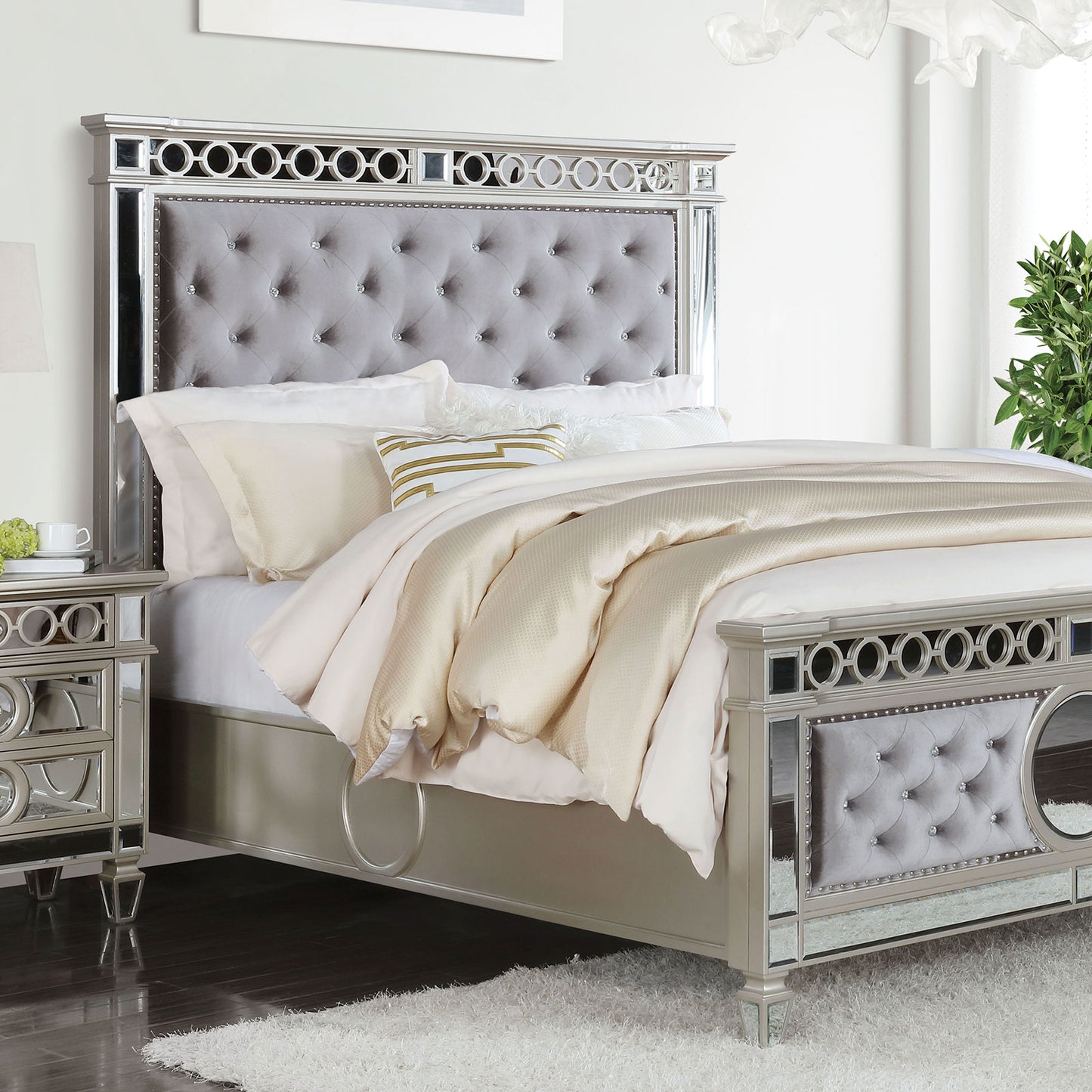 MARSEILLE 5 Pc. Queen Bedroom Set w/ Chest image